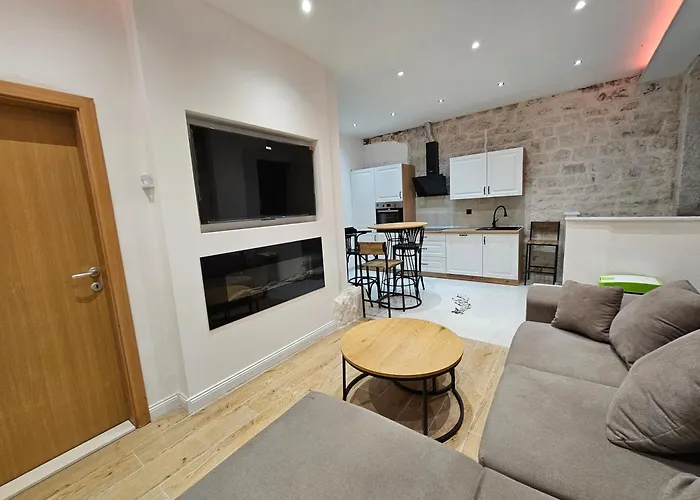 Apartament *