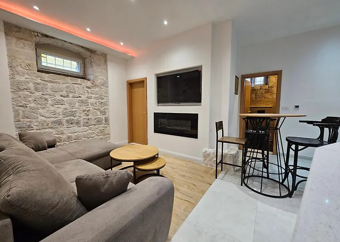 Apartament *