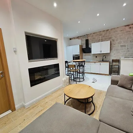 Apartament *